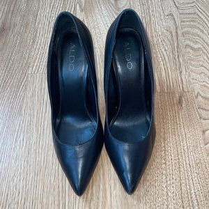 Black & red pointed heels